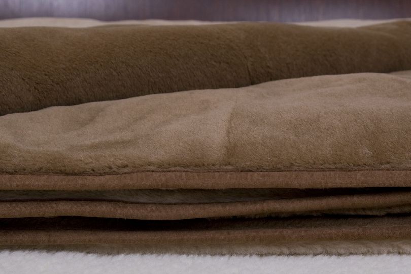 0009 Kołdra wełniana Camel z wełny wielbłądziej Ciemna Greka 160x200