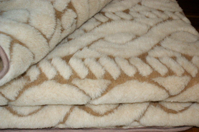 Kołdra wełniana Camel z wełny wielbłądziej Ciemny Warkocz 140x200