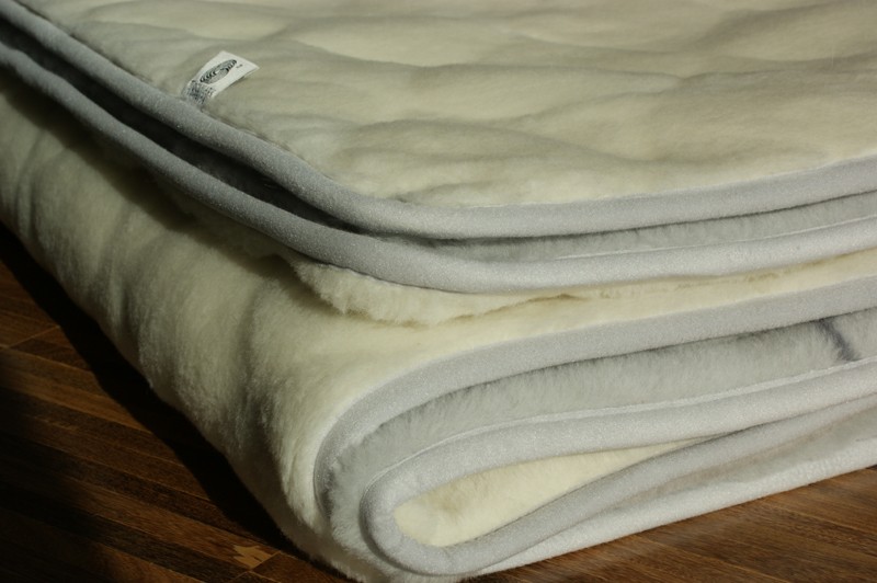 0210 Kołdra z wełny Alpaki Silver Kaszmir Caro 160x200