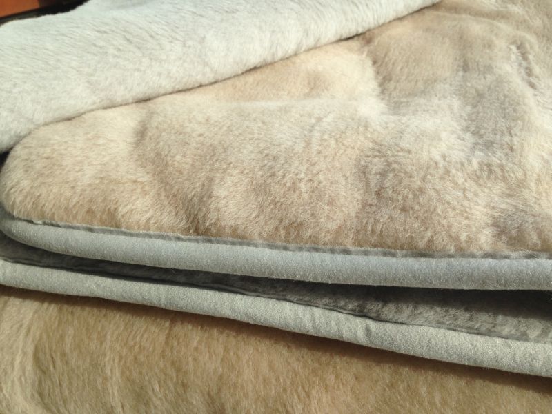 0251 Kołdra z wełny Alpaki Silver Camel Jasny 140x200