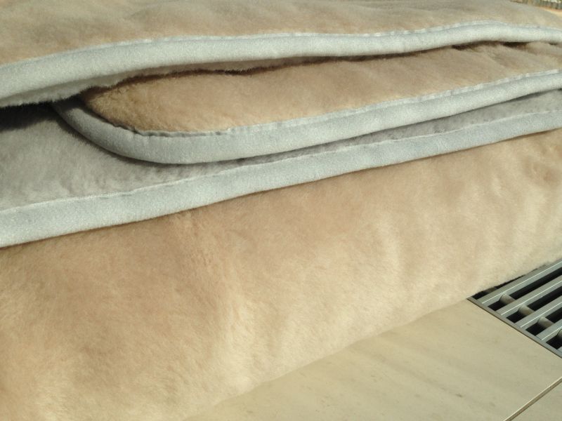 0254 Kołdra z wełny Alpaki Silver Camel Jasny 140x200