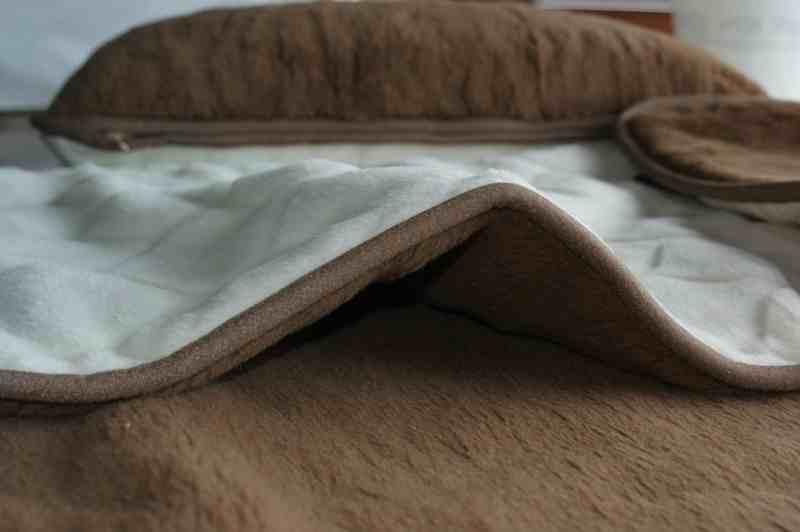 0261 Kołdra z wełny Camel Ciemny + Kaszmir Caro 140x200