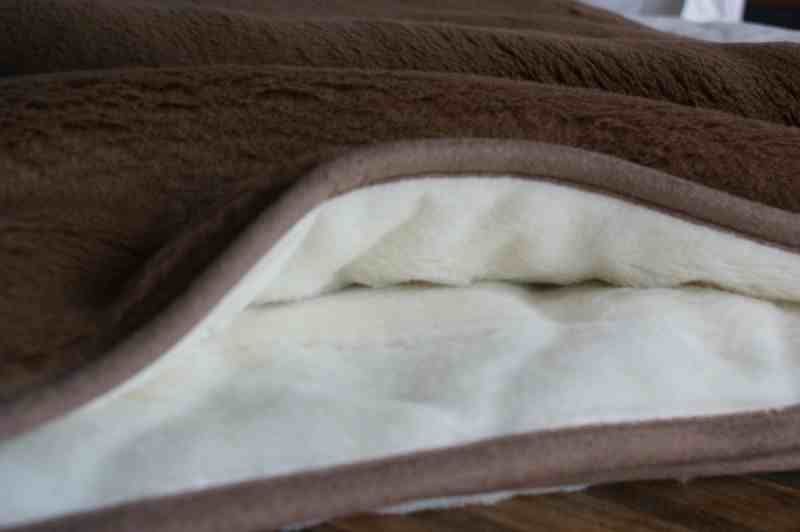 0262 Kołdra z wełny Camel Ciemny + Kaszmir Caro 140x200