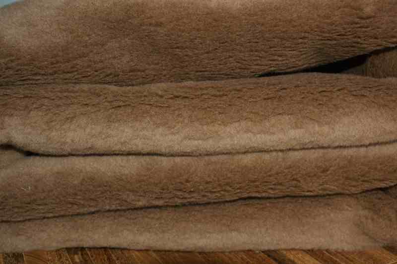 0267 Kołdra z wełny Camel Ciemny + Kaszmir Caro 140x200