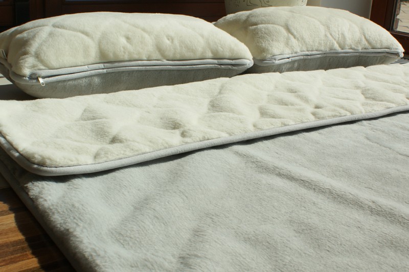 Pościel z wełny Alpaki Silver Kaszmir Caro 220x200 + Podkład wełniany