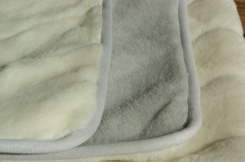 Pościel z wełny Alpaki Silver Kaszmir Caro 220x200 + Podkład wełniany