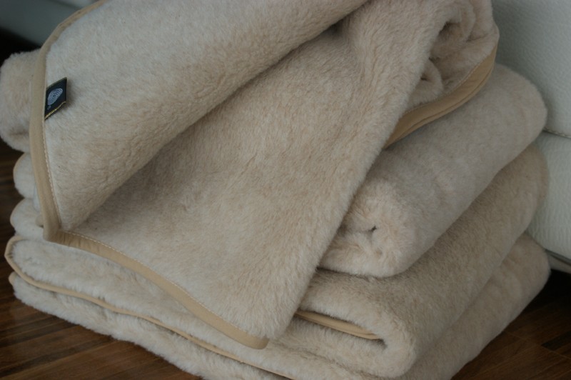 0773 Koc wełniany Camel z wełny wielbłądziej CAPPUCCINO 140x200