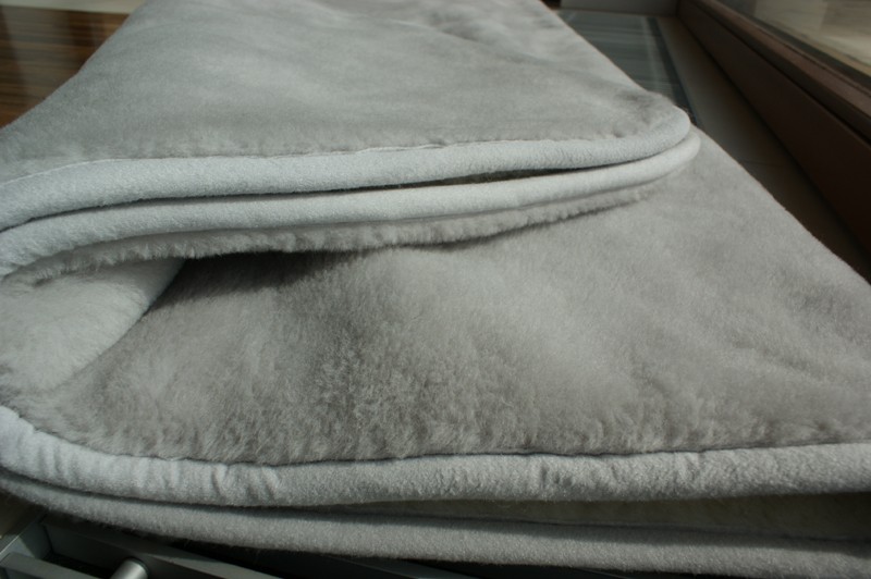 0799 Podkład z wełny Alpaki Silver 90x200