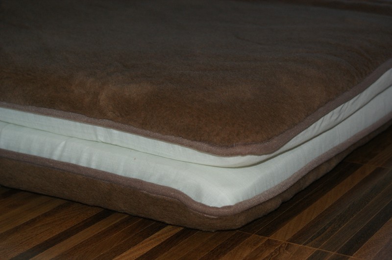 0977 Pościel z wełny Camel Ciemny + Kaszmir Róża 140x200 + Materac wełniany