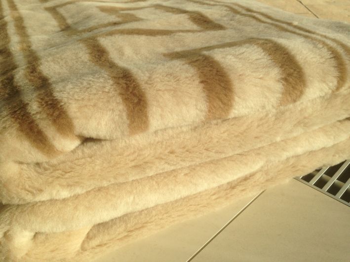 2080 Kołdra wełniana Camel z wełny wielbłądziej Jasna Greka 140x200