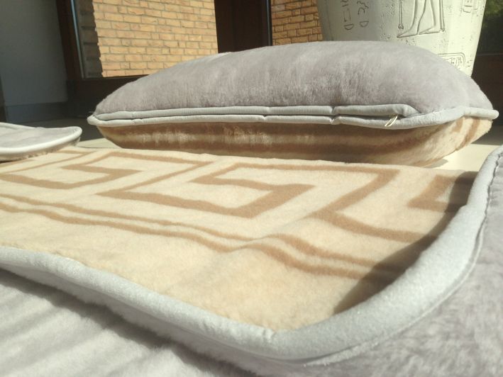 2306 Pościel z wełny Alpaki Silver Camel Greka 140x200 + Podkład wełniany