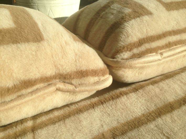 2407 Pościel wełniana Camel z wełny wielbłądziej Jasna Greka 200x200 + Materac wełniany