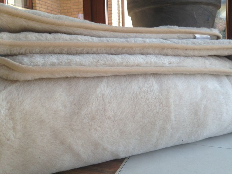 1 Kołdra wełniana Camel z wełny wielbłądziej Jasny Light 160x200 stan magazynowy 2 sztuki