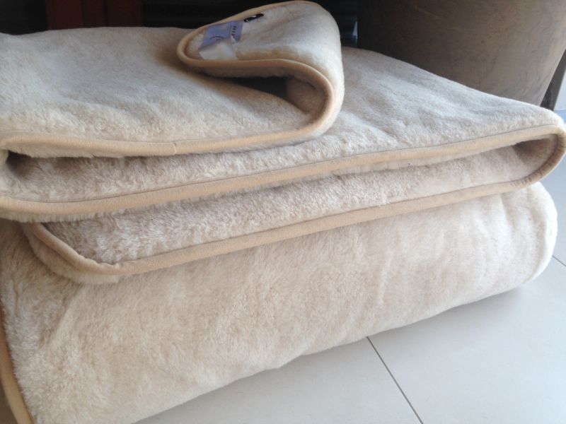 3 Kołdra wełniana Camel z wełny wielbłądziej Jasny Light 160x200 stan magazynowy 2 sztuki