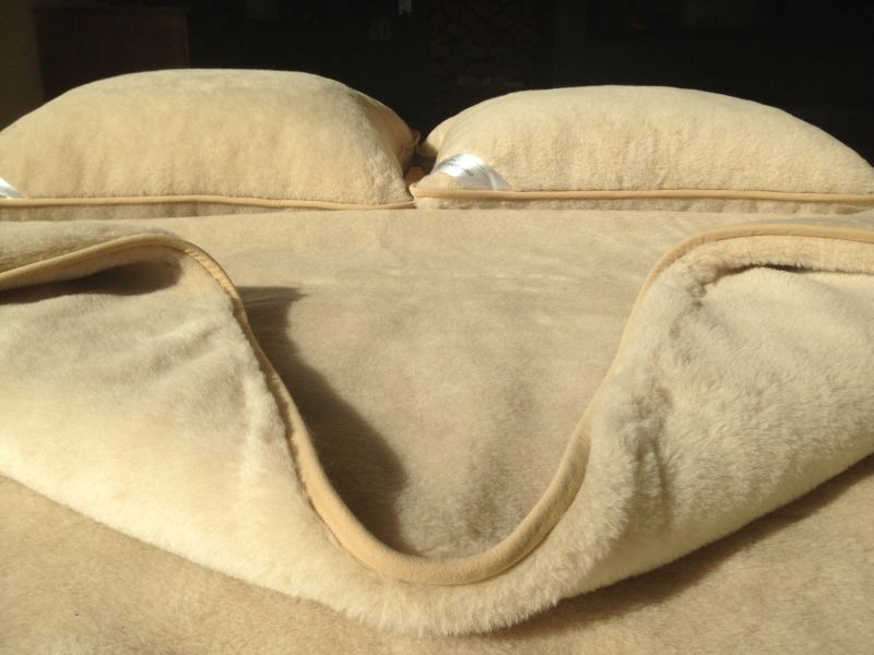 11 Pościel wełniana Camel z wełny wielbłądziej Cappuccino 180x200 + Materac wełniany