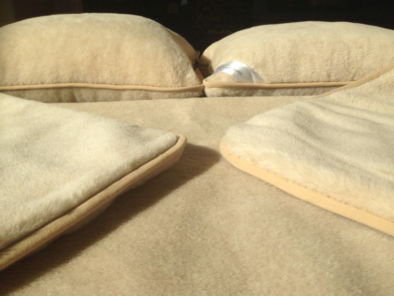 16 Pościel wełniana Camel z wełny wielbłądziej Cappuccino 180x200 + Materac wełniany
