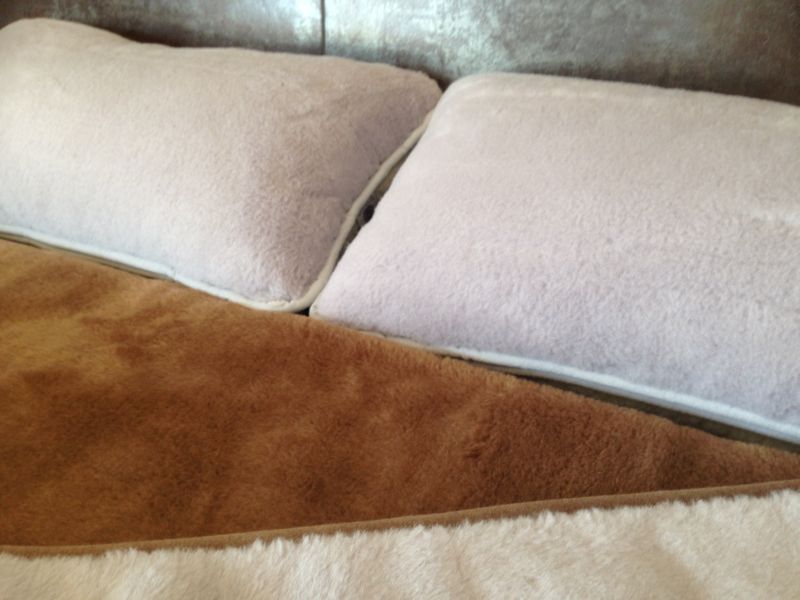 11 Pościel z wełny Alpaki Alpina Camel Kasztan 240x200 + Materac wełniany