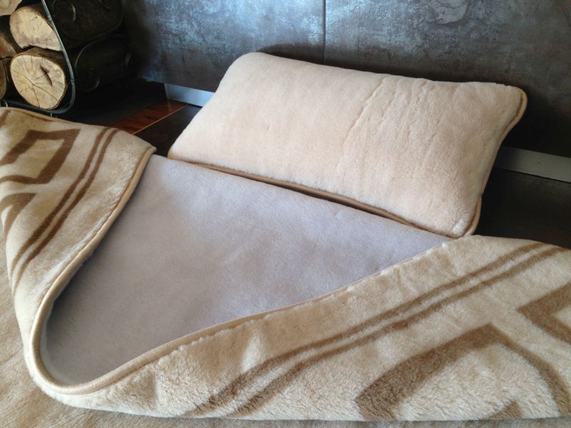 11 Pościel z wełny Alpaki Alpina Camel Greka 140x200 + Materac wełniany