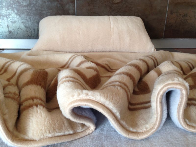 7 Pościel z wełny Alpaki Alpina Camel Greka 140x200 + Materac wełniany