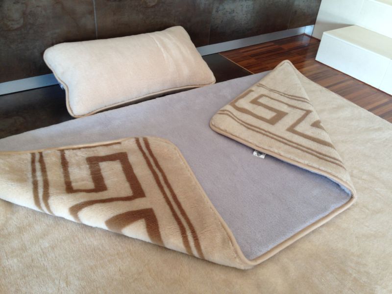 9 Pościel z wełny Alpaki Alpina Camel Greka 140x200 + Materac wełniany