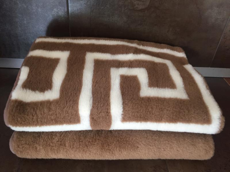 Koc wełniany Camel z wełny wielbłądziej CIEMNY GREKA 140x200