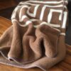 Koc wełniany Camel z wełny wielbłądziej CIEMNY GREKA 140x200
