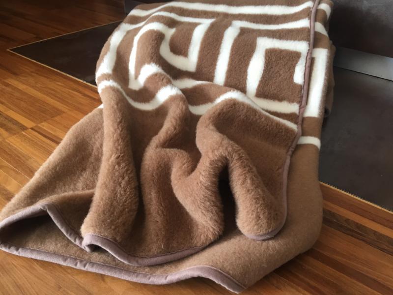Koc wełniany Camel z wełny wielbłądziej CIEMNY GREKA 140x200