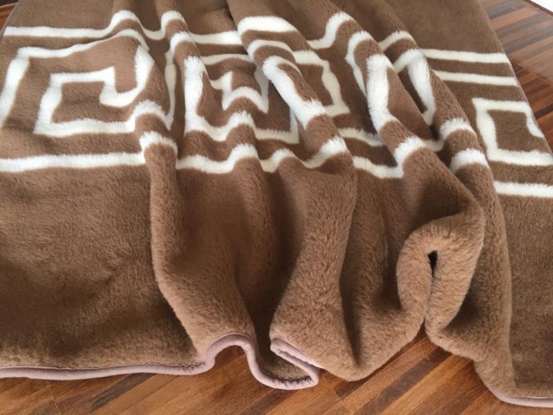 Koc wełniany Camel z wełny wielbłądziej CIEMNY GREKA 140x200