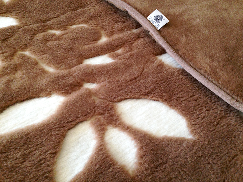 130 Pościel wełniana Camel z wełny wielbłądziej Biała Lilia 140x200