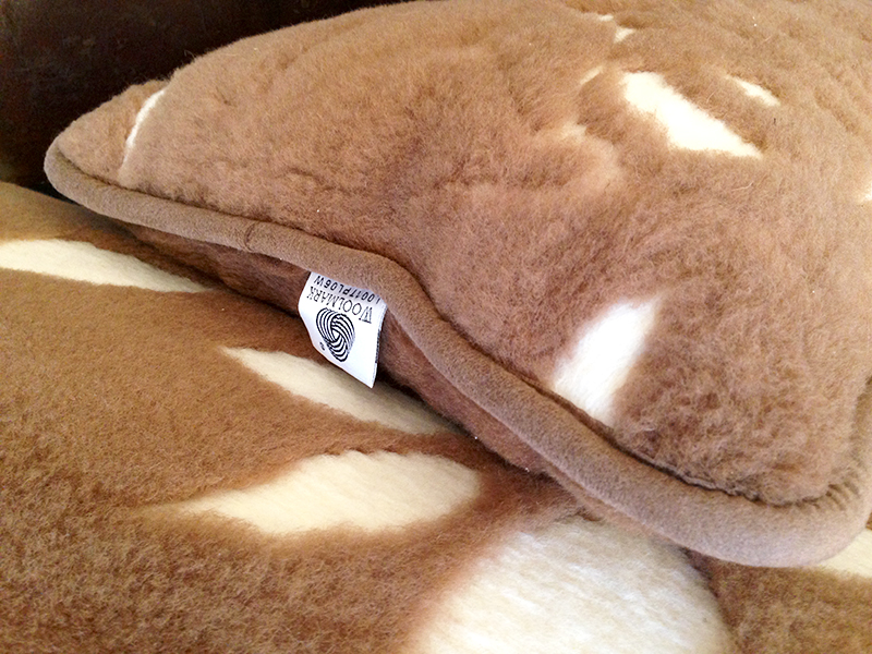 Pościel wełniana Camel z wełny wielbłądziej Biała Lilia 160x200 + Materac wełniany