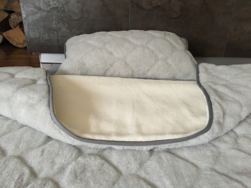 Pościel z wełny Alpaki Silver Caro Kaszmir Gładki 140x200 + Materac wełniany