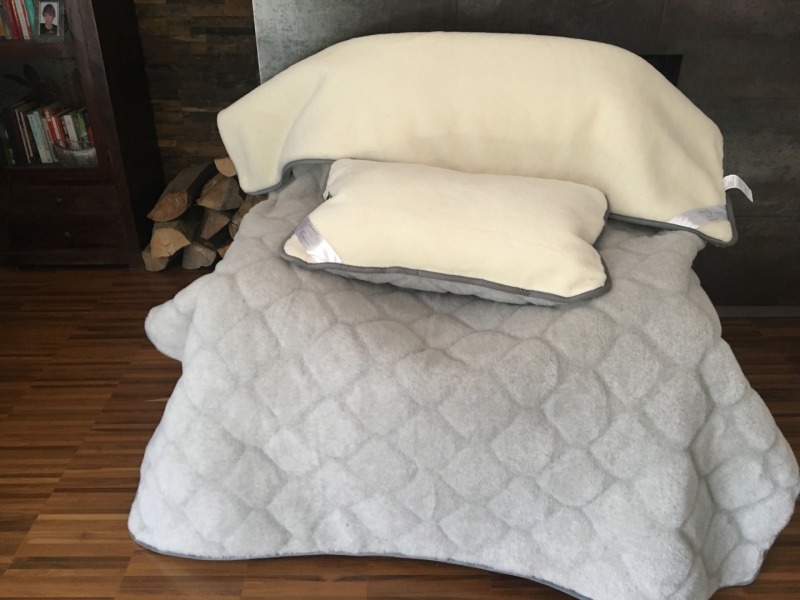 Pościel z wełny Alpaki Silver Caro Kaszmir Gładki 140x200 + Materac wełniany