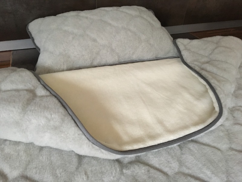 Pościel z wełny Alpaki Silver Caro Kaszmir Gładki 140x200 + Materac wełniany