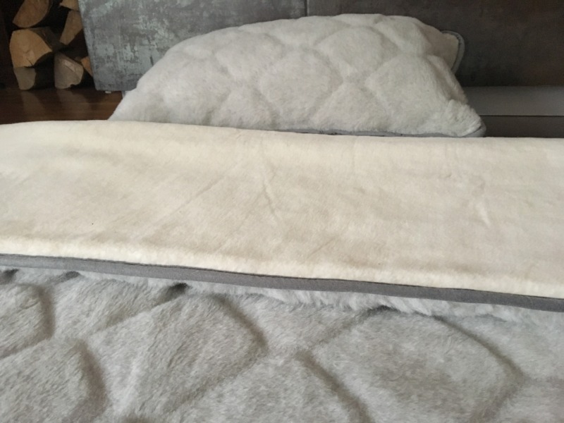 Pościel z wełny Alpaki Silver Caro Kaszmir Gładki 140x200 + Materac wełniany