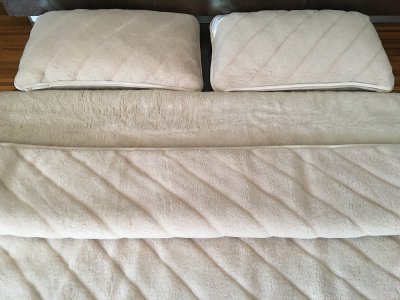 Pościel wełniana Camel z wełny wielbłądziej Pasy 160x200