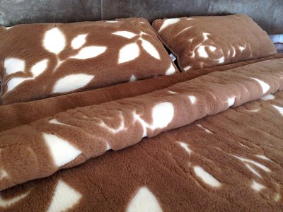 zdjecie-glowne-6894 Pościel wełniana Camel z wełny wielbłądziej Biała Lilia 240x200 + Materac wełniany