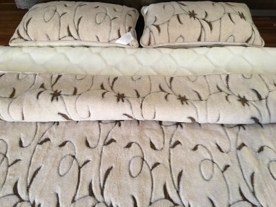 zdjecie-glowne-7510 Pościel z wełny Camel Jasny Rampicanti + Kaszmir Caro 160x200 + Podkład wełniany