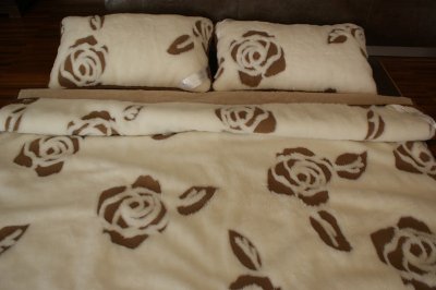 zdjecie-glowne-7587 Pościel z wełny Camel Jasny + Kaszmir Róża Brąz 160x200 + Materac wełniany