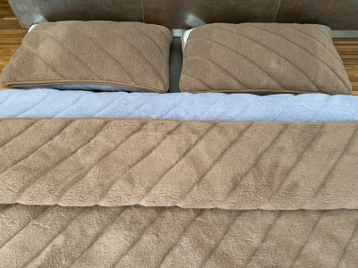 Pościel z wełny Alpaki Alpina Pasy Camel Ciemny Pasy 240x200 + Podkład wełniany