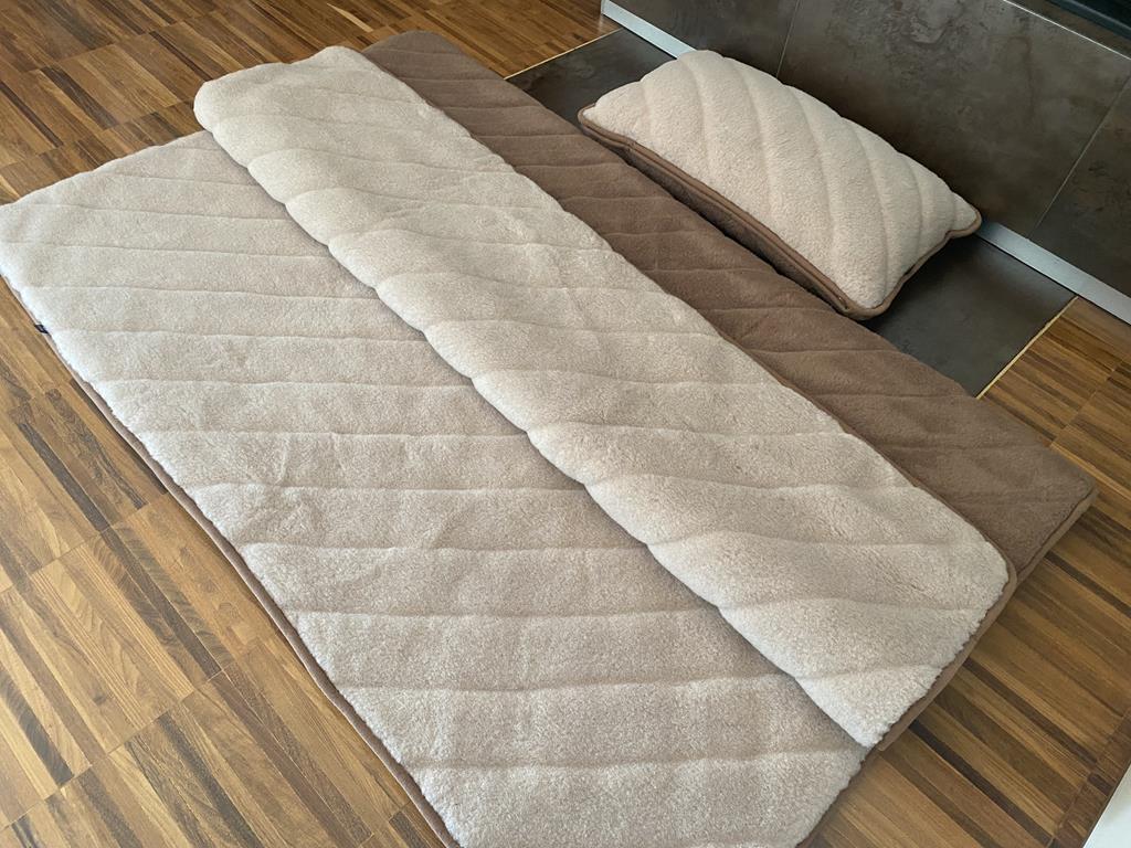 Pościel wełniana Camel z wełny wielbłądziej Pasy C+J 140x200 + Materac wełniany