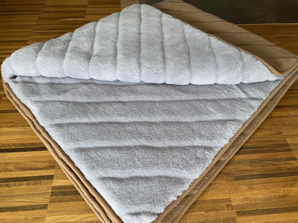 Kołdra z wełny Alpaki Silver Pasy Camel Ciemny Pasy 160x200