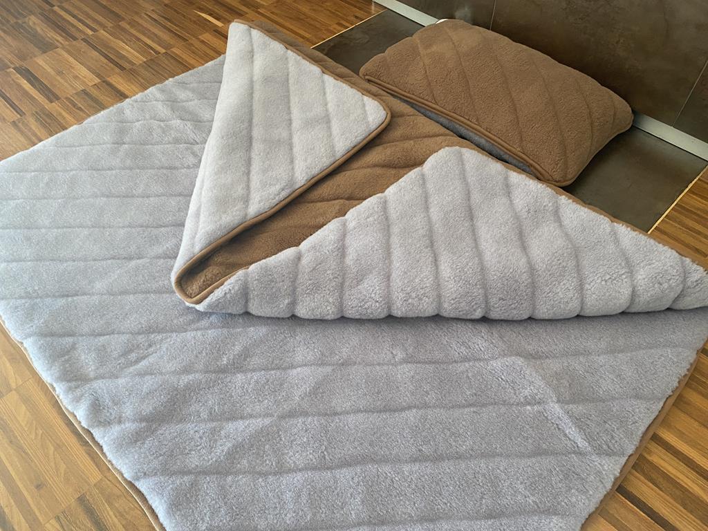 Pościel z wełny Alpaki Silver Pasy Camel Ciemny Pasy 140x200 + Materac wełniany