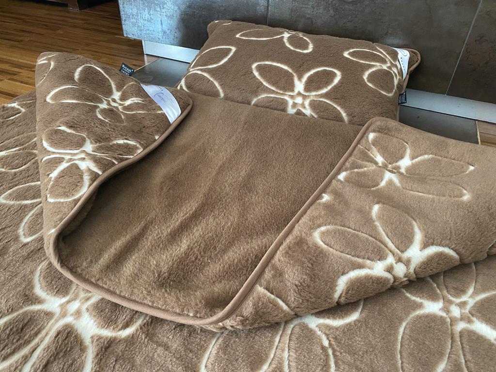 Pościel wełniana Camel z wełny wielbłądziej Kwiaty 140x200 + Podkład wełniany