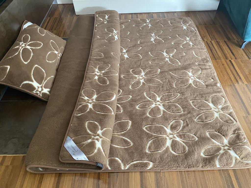 Pościel wełniana Camel z wełny wielbłądziej Kwiaty 140x200 + Podkład wełniany