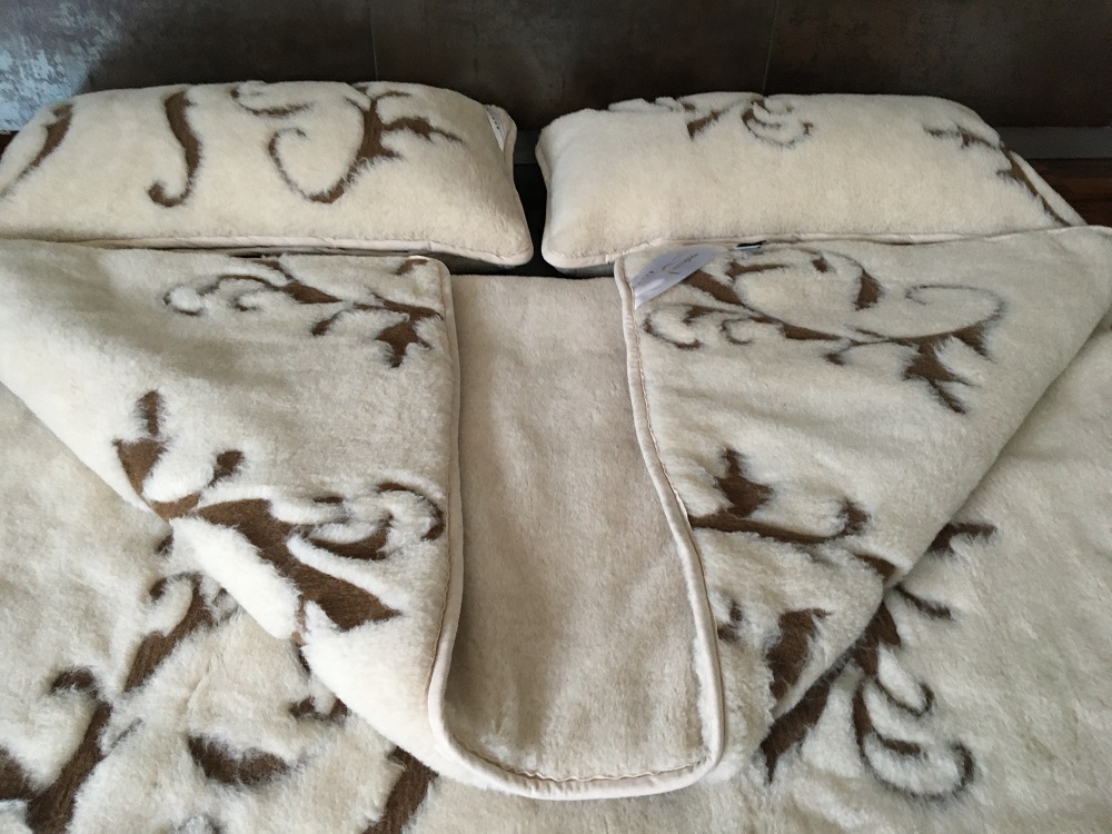 Pościel wełniana Camel z wełny wielbłądziej Boho 240x200 + Podkład wełniany