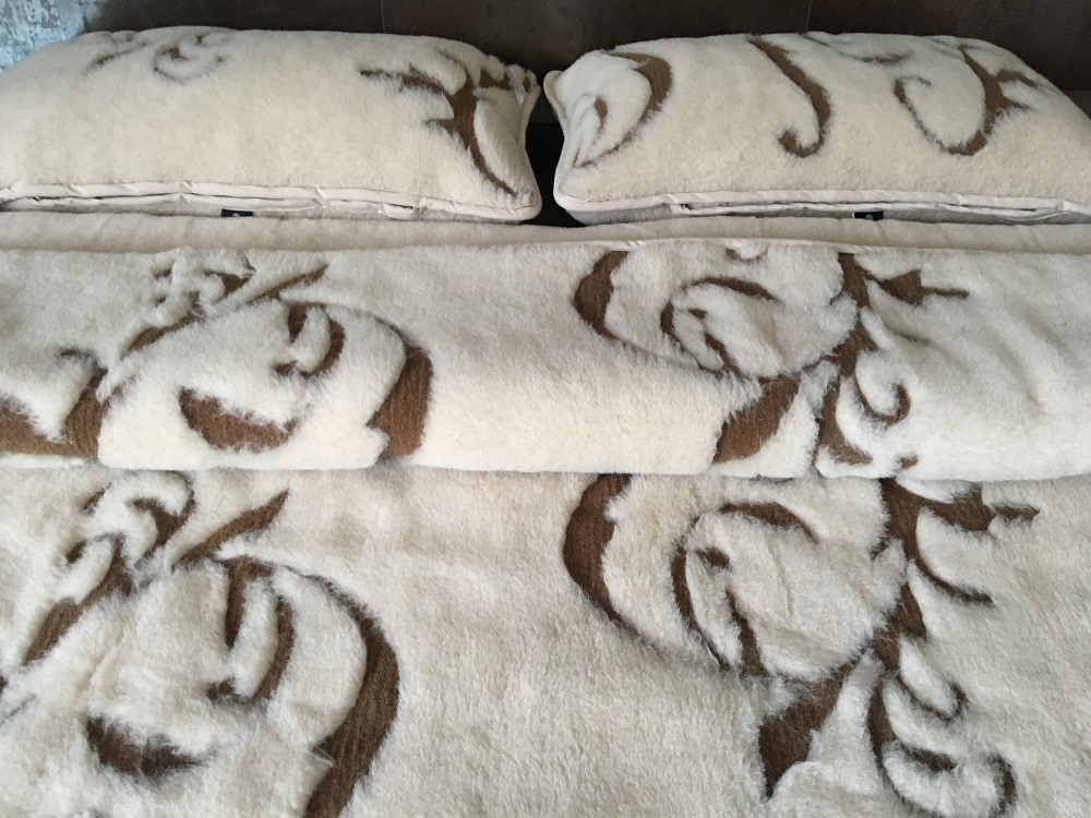 Pościel wełniana Camel z wełny wielbłądziej Boho 240x200 + Podkład wełniany