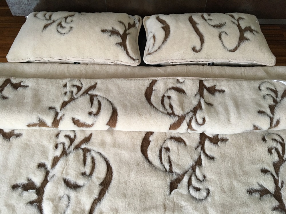 Pościel wełniana Camel z wełny wielbłądziej Boho 240x200 + Podkład wełniany