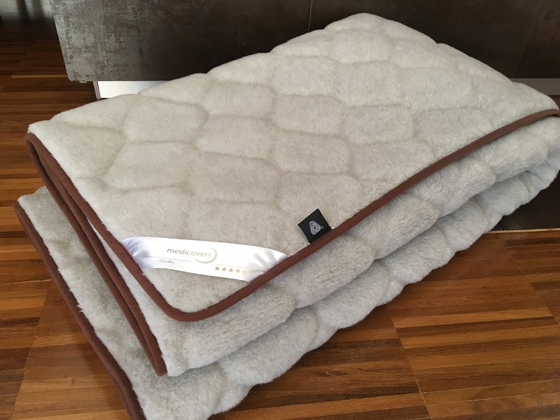 Kołdra z wełny Alpaki Jasnej Caro + Camel Ciemny 140x200 stan magazynowy 1 sztuka