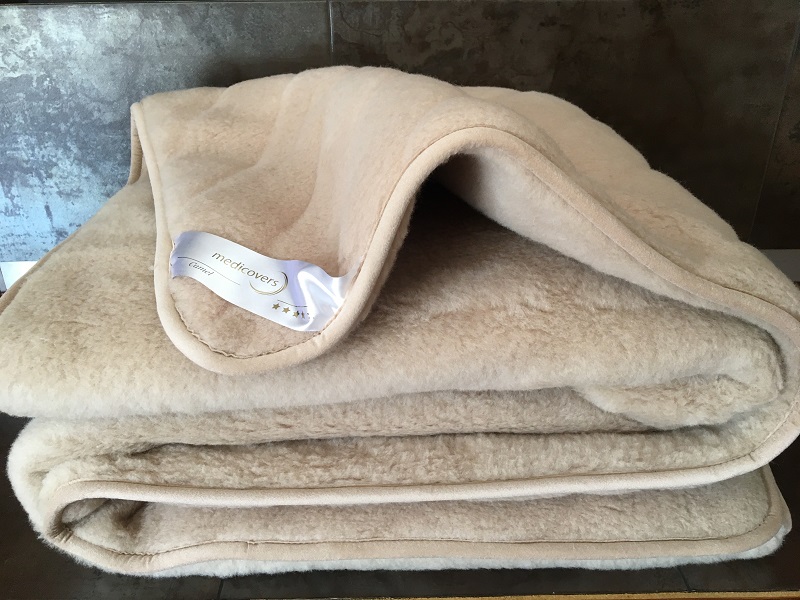 Kołdra wełniana Camel z wełny wielbłądziej Pasy 200x200