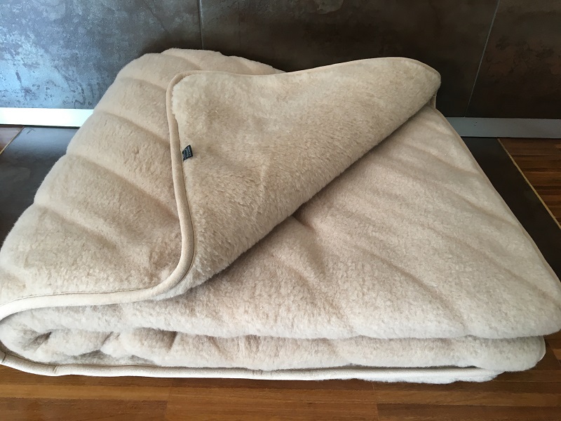 Kołdra wełniana Camel z wełny wielbłądziej Pasy 200x200